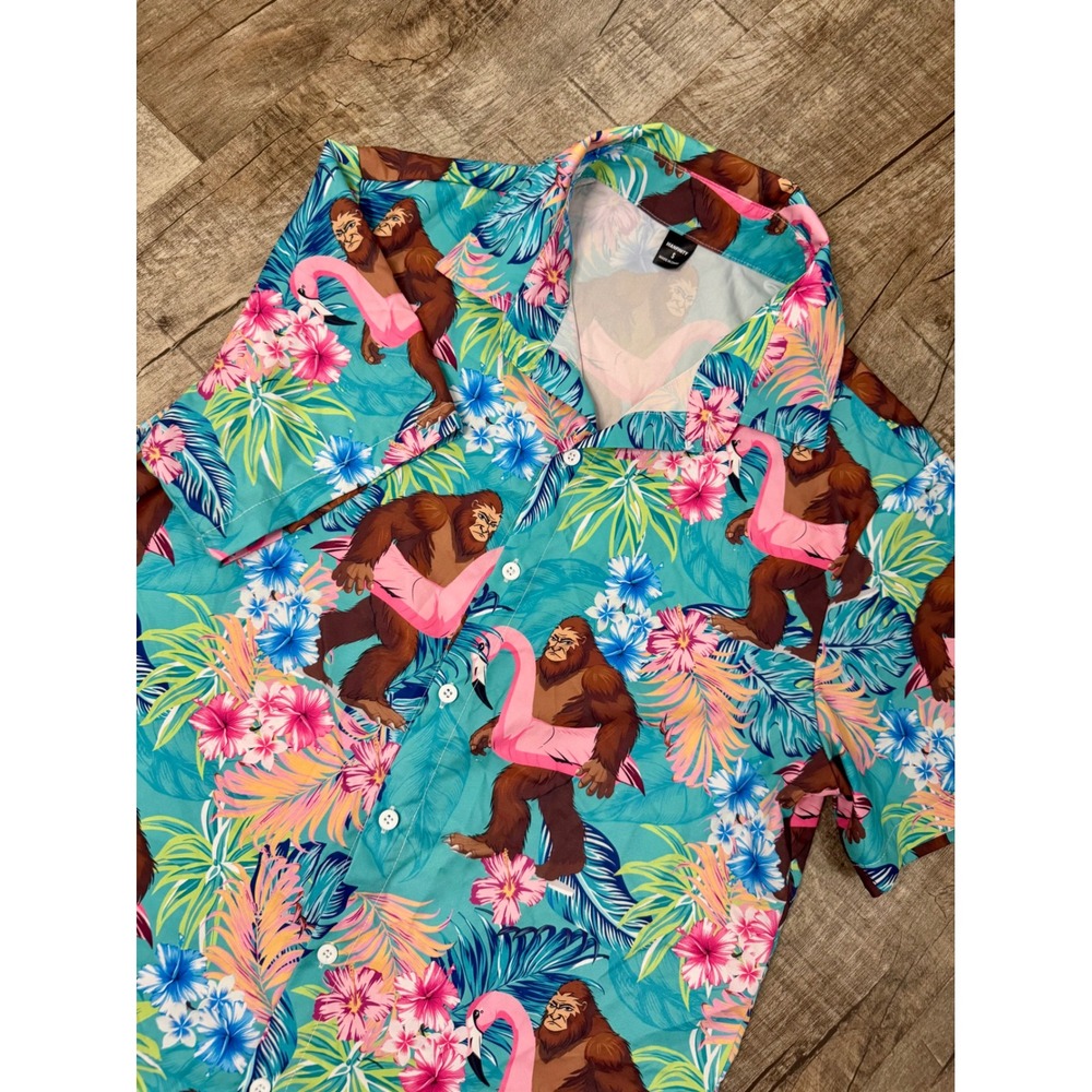 Manfinity Mens Bigfoot Flamingo Tropical Shirt Small Blue‎ Hibiscus Sasquatch S